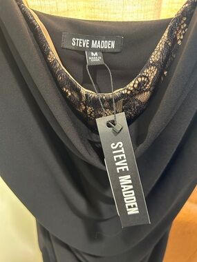 Steve Madden Blk and nude Lace inset bra. Adjustable straps